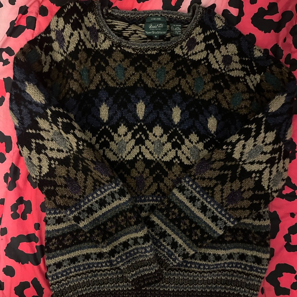 Vintage-Inspired Men's Patterned Crewneck Sweater